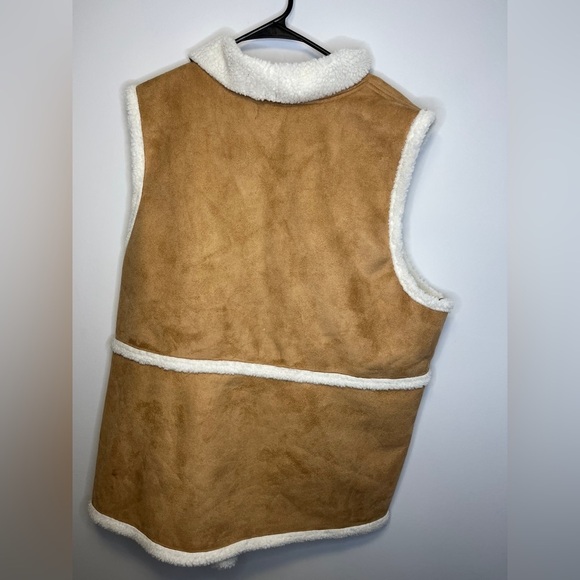 NWT Maurices Faux Sherpa Suede Winter Jacket Vest Women's 3X - Picture 3 of 9